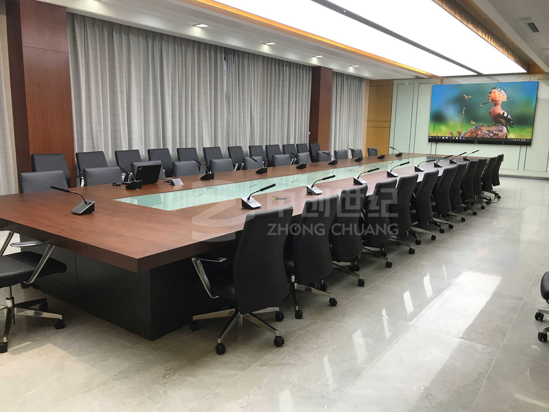 深圳市龍崗區深高速五聯綜合服務樓高層會議室側面照.jpg
